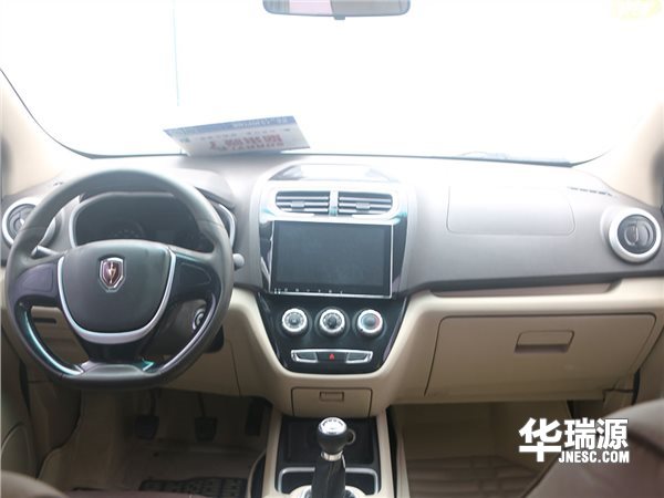 7座MPV金杯750，兼顾家用和轻货