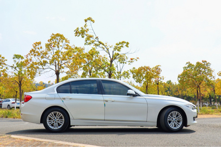 临沧二手宝马3系 2014款 320Li 2.0T 手自一体 时尚型